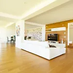 Luxury 3 Bed Villa With Pool & Jacuzzi