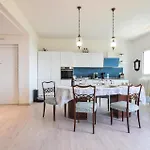2 Bedroom Cozy Apartment In Bagheria