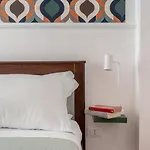 Apartment Ierone With Balcony By Wonderful Italy