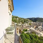 Modicafreakhouse