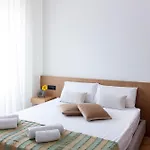 Lulom - Rooftop Boutique Rooms