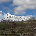 La Rosa Antica Dell'Etna