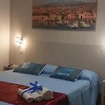 Debora Holiday House