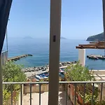 Casa Uva, Sul Porto Di Malfa