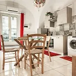 700M Dal Duomo - Centro Storico - Wifi Gratis - Elegant Stay