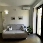 Exagon House