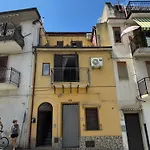 Casa Elegante Con Terrazzino In Centro Paese