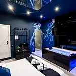 Maximum Suite & Spa