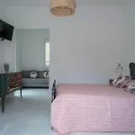 Avi Rooms