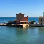 Rosa'S House
