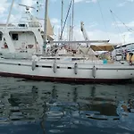 Gloria Sailing