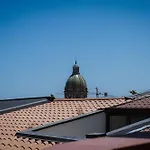 Vanda'S Terrace
