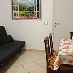 Elvyhouse City