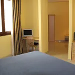 Yacht Marina Hotel
