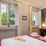 Appartamento In Villa Con Giardino - Numeroquattro