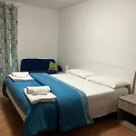 Dm House