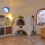 Cozy Home In Punta Milocca With Kitchen