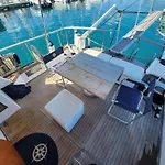 Boat & Breakfast