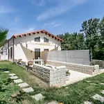 Amazing Apartment In Pachino With Kitchen