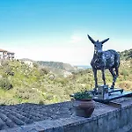 Amazing Home In Santa Teresa Di Riva With Kitchen