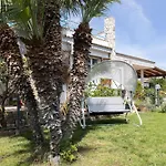 Villathomas