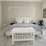 Sweet Home Deluxe