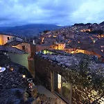 Jusu E Susu Montagna Mare