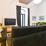1 Bedroom Gorgeous Home In Catania
