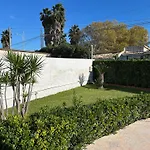 Red House Near The Sandy Beach, Parking & Wi-Fi