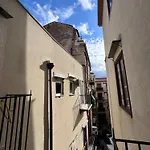 Tra I Vicoli Del Capo