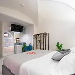 Etnea 208 Luxury Jacuzzi Suite Catania