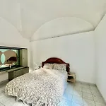 Agata'S Vintage Flat Catania