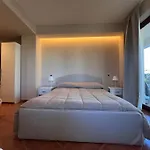 Etna Tra Le Querce