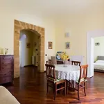 La Casa Di Tufo
