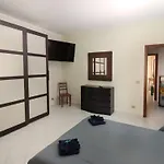 Apartment With Air Conditioning And Salt Pool