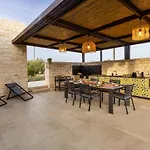 Villa Trifilla - Isulatravel