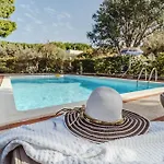 Grande E Luminosa Villa Con Piscina Vicino Al Mare