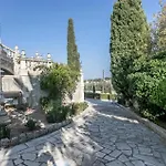 Cozy Home In Modica With Kitchenette