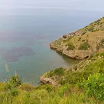 3 Bedroom Stunning Home In Torre Colonna-Sperone