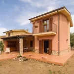 3 Bedroom Stunning Home In Torre Colonna-Sperone