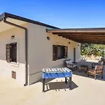 Cozy Home In Floridia With House A Panoramic View