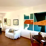 Marilu E Il Mare - Terraced House