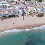 A Dieci Passi Dal Mare