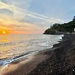 Casa Vacanze Lipari Da Sergio Spiaggia Sotto Casa