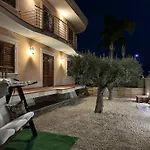 Villa Benazar Holiday House
