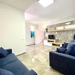 Villa Grace, Beach 200 Meters Away, Independent