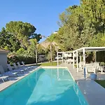 Villa Nika
