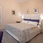 Porta Di Mezzo Luxury Suites & Rooms