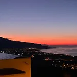 Tra-Monti E Mare