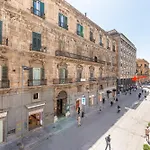 Ruggero City View Apartment By Wonderful Italy